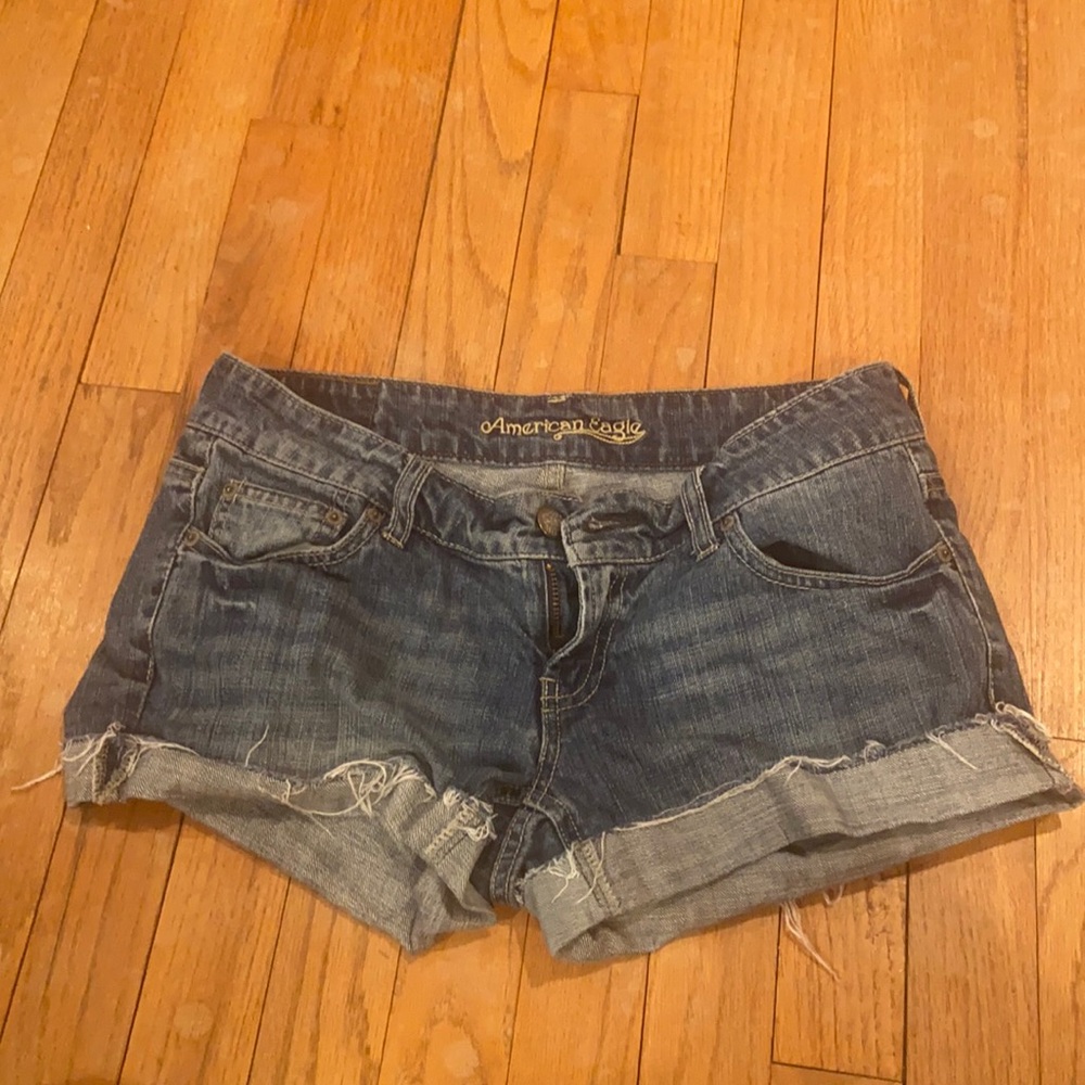American Eagle jean shorts in size 6